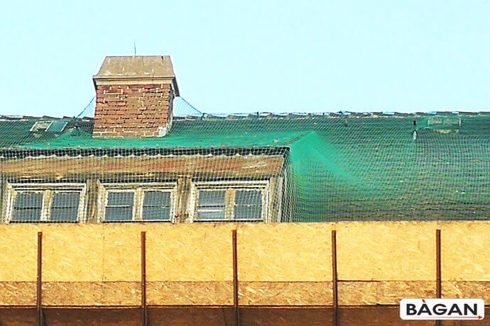 Siatka na dach - siatka zabezpieczająca stare dachówki
